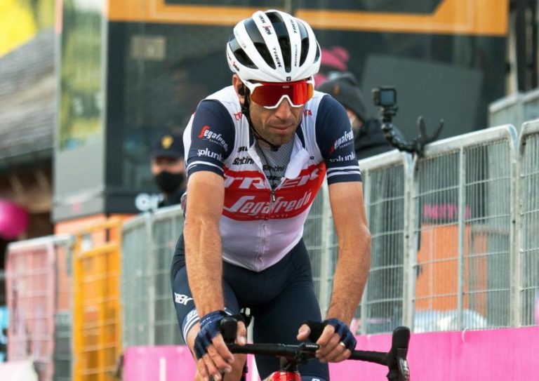 Vincenzo Nibali operado com sucesso a fratura no braço direito
