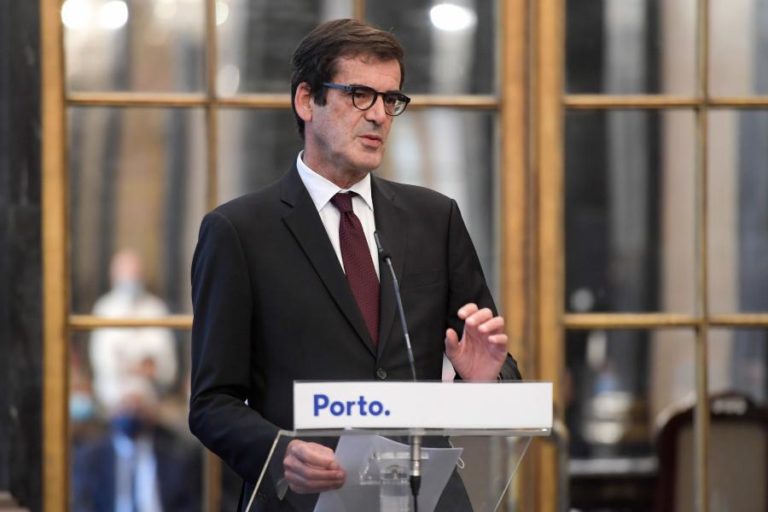 Ministério Público pede que Rui Moreira vá a julgamento no caso Selminho