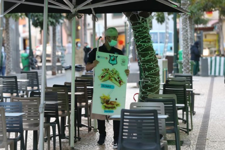 Covid-19: Restaurantes preocupados com incumprimento do uso de máscara nas esplanadas