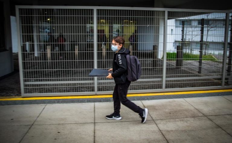 Covid-19: Escolas da ilha de São Miguel reabrem segunda-feira para alguns níveis de ensino