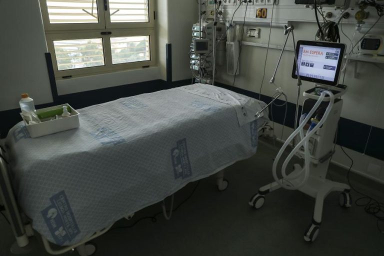 Covid-19: Número de internados desce para menos de 500 pela primeira vez desde setembro