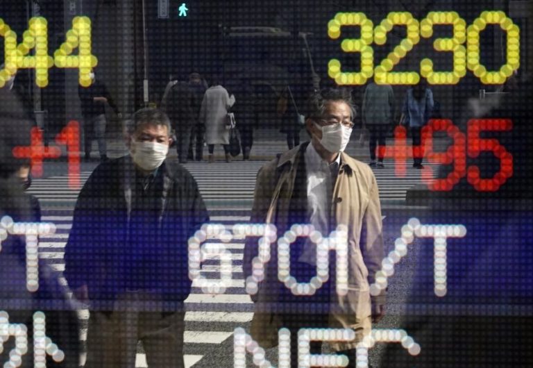 Bolsa de Tóquio fecha a ganhar 0,72%