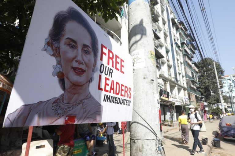 Ex-líder de Myanmar Aung Suu Kyi foi acusada de violar lei de segredos de Estado