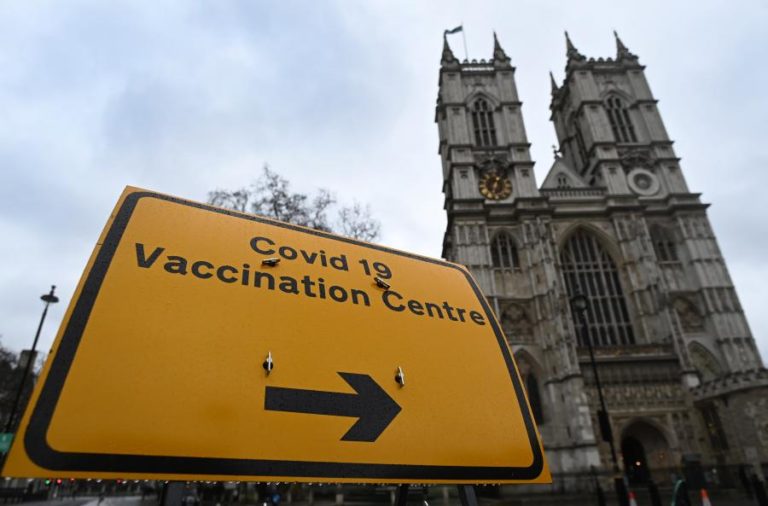 Covid-19: Reino Unido registou 30 casos de coágulos em 18,1 milhões de vacinados