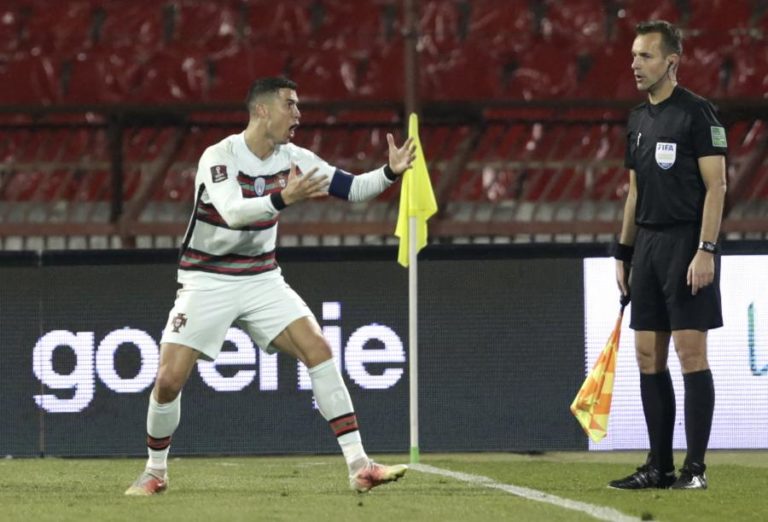 Árbitro assistente que não validou golo a Ronaldo afastado do Euro2020