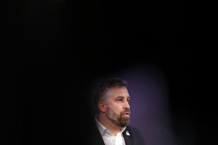 31062860.jpg