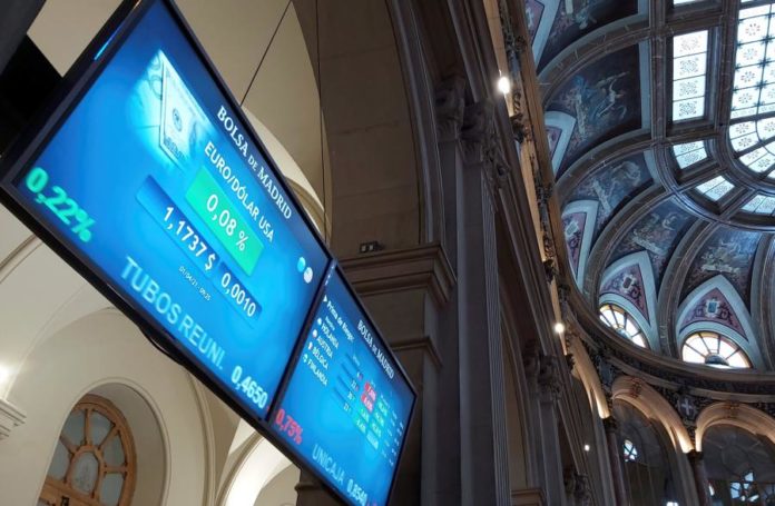 31081919.jpg