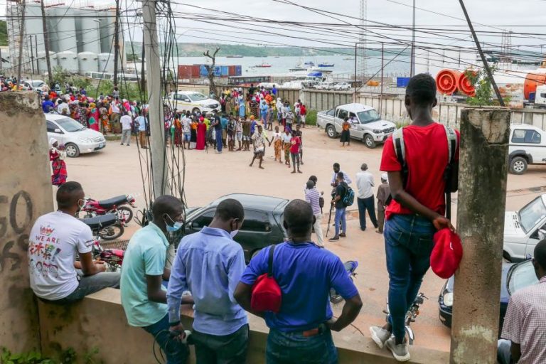 Moçambique/Ataques: Mais de 9.000 pessoas fugiram de Palma por causa de ataques ‘jihadistas’