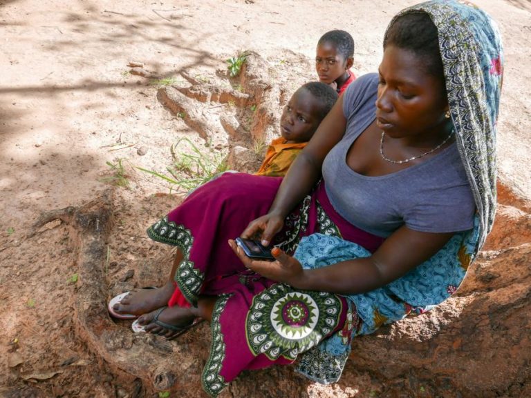 Moçambique/Ataques: Pés em ferida na longa caminhada até Montepuez