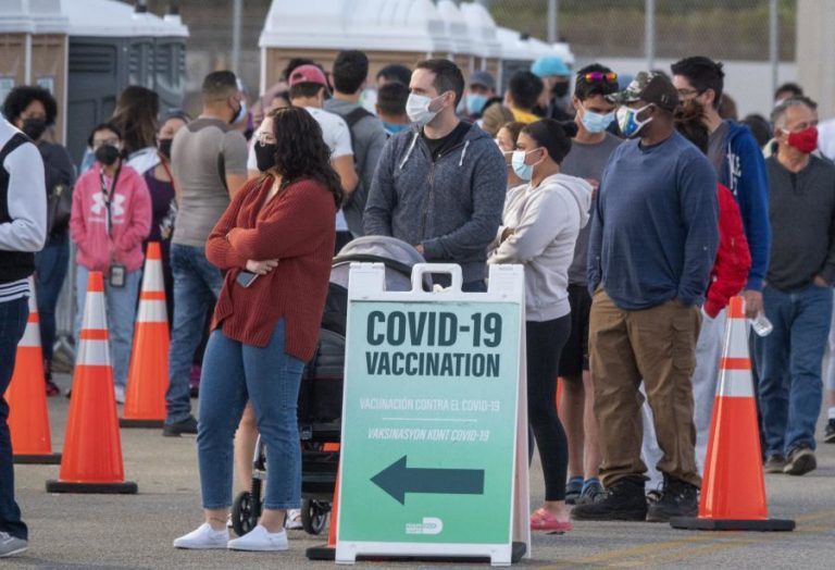 Covid-19: Estados Unidos já vacinaram totalmente 100 milhões de pessoas