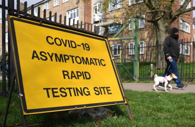 Covid-19: Reino Unido intensifica testes em Londres para conter variante 