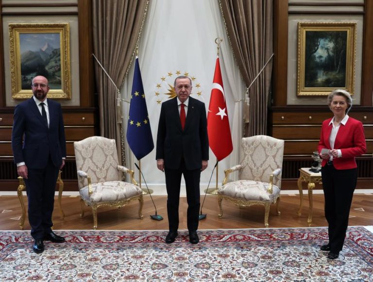 Governo austríaco crítica Turquia por tratamento dado a Ursula Von der Leyen