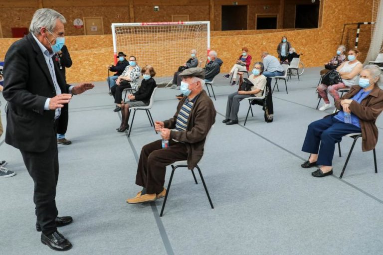 Covid-19: Jerónimo acusa Governo de não se empenhar na diversificação das vacinas
