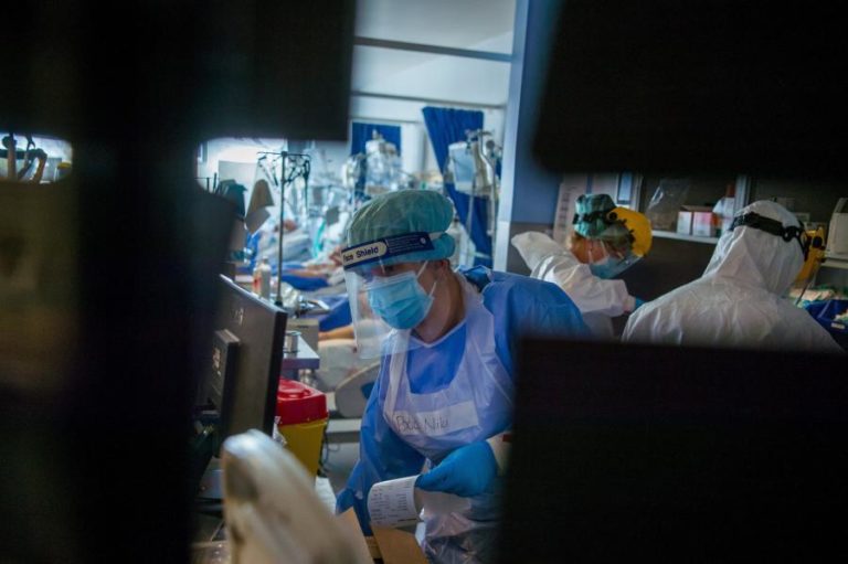 Covid-19: França regista 34.895 novas infeções e 178 mortes em 24 horas