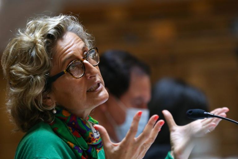 Governo quer que parlamento ajude a encontrar compensão para redução das portagens