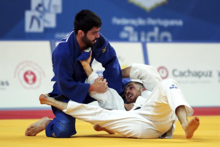 Judo/Europeus: João Crisóstomo perde nas ‘meias’ e é relegado para a luta pelo bronze