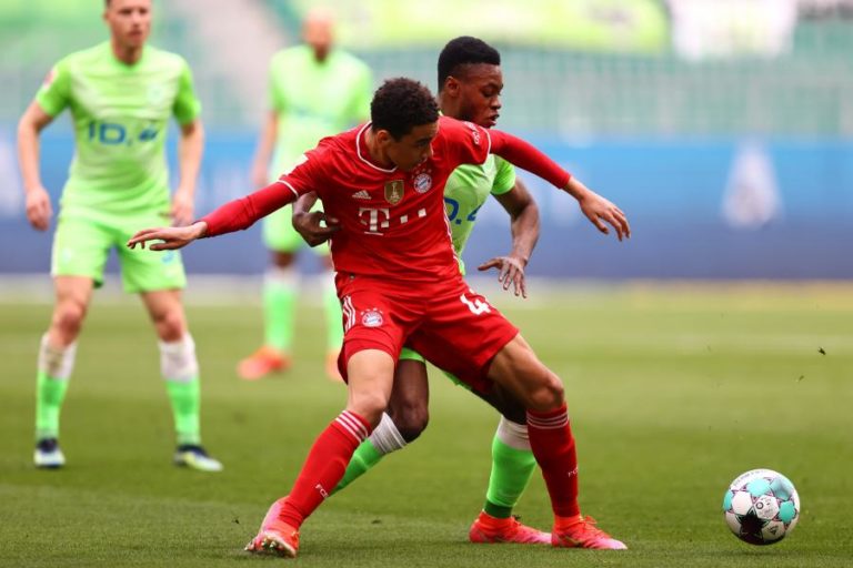 Bayern Munique passa em Wolfsburgo e fica mais próximo do nono título seguido