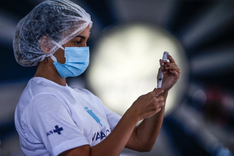 Covid-19: Brasil inicia produção da sua primeira vacina contra a doença