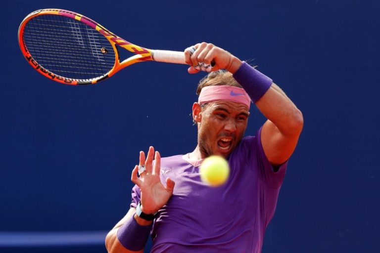 Rafael Nadal defronta Tsitsipas na final do torneio de ténis de Barcelona