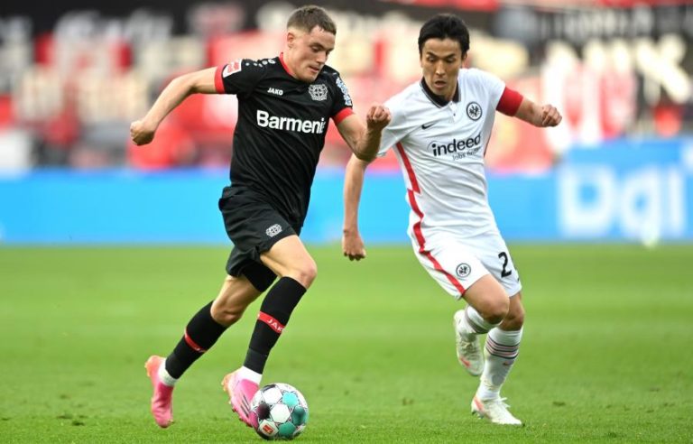 Leverkusen vence Eintracht e ‘incendeia’ a luta pelo ‘top 4’ da Bundesliga
