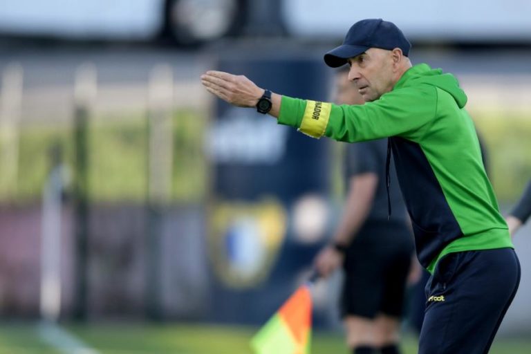Treinador do Tondela prometeu competir na receção ao Benfica