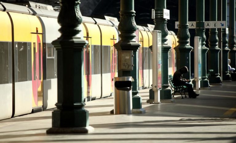 Cinco comboios suprimidos até às 06:00 devido à greve dos trabalhadores da CP