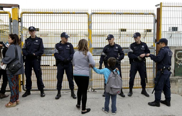 Estudante agredida por três colegas em escola da Amadora