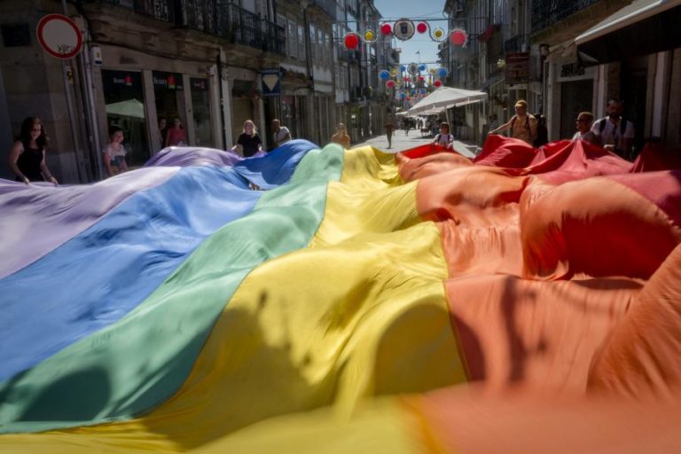 Região norte passa ter consultas transgénero com equipa médica multidisciplinar