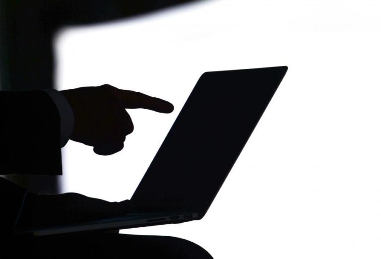 Pandemia levou 42% dos consumidores portugueses a passar a usar canais digitais