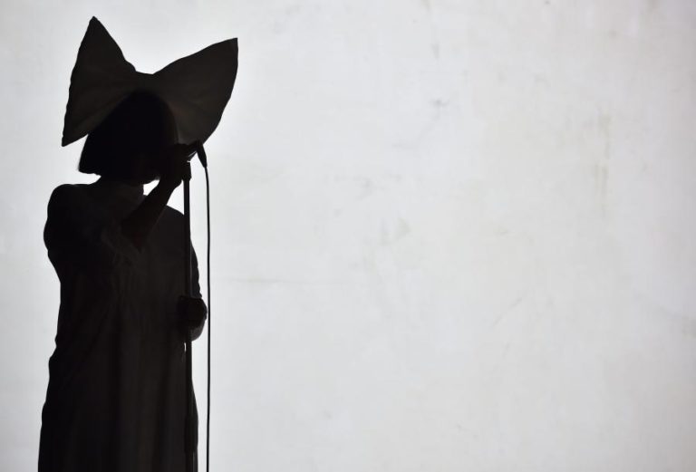 Exposição de Sia e Daniel Askill no Porto mostra cenas inéditas de bastidores