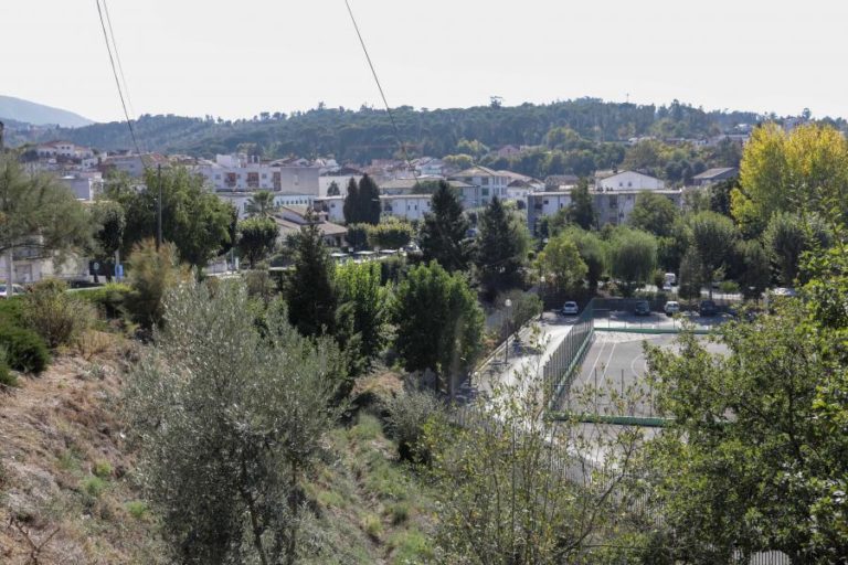 Covid-19: Portugal tem 22  concelhos com incidência superior a 120 casos por 100 mil habitantes