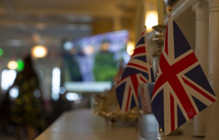 Brexit: Bruxelas e Londres chegam a acordo sobre estatuto do embaixador da UE