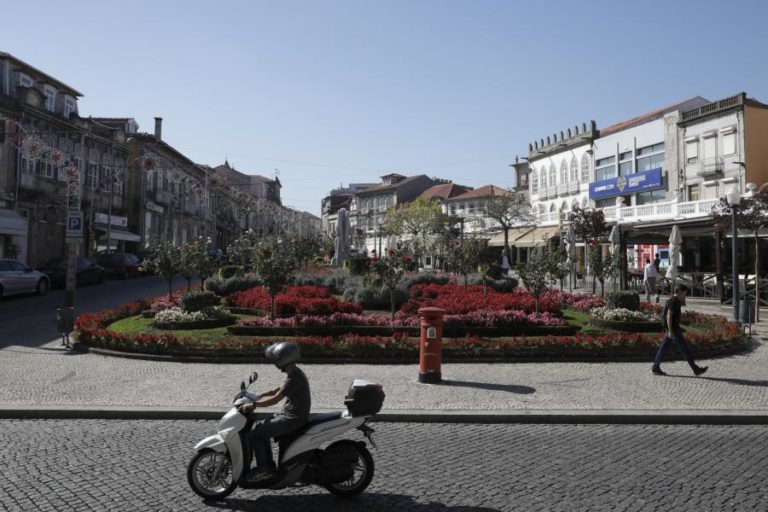 Prisão preventiva para homem que ameaçou derrubar casa da mulher com motoserra