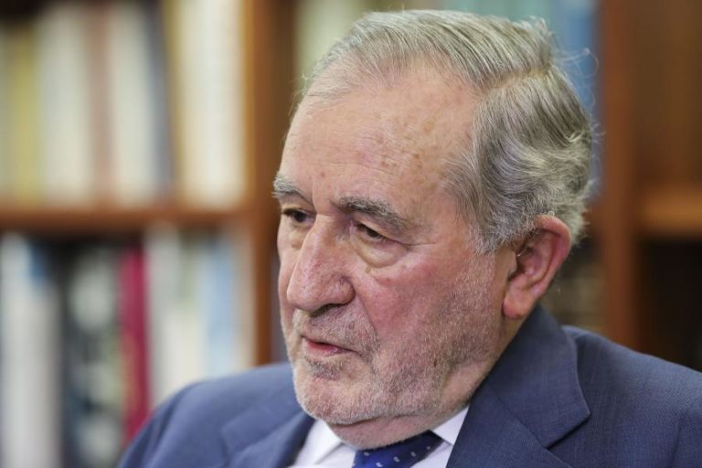 Eanes invoca amizade e “responsabilidade social” para assistir a audição de Vaz das Neves