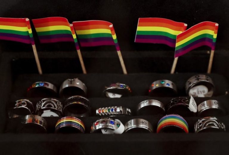 Dois terços dos jovens homossexuais em escolas moçambicanas sofrem algum tipo de discriminação