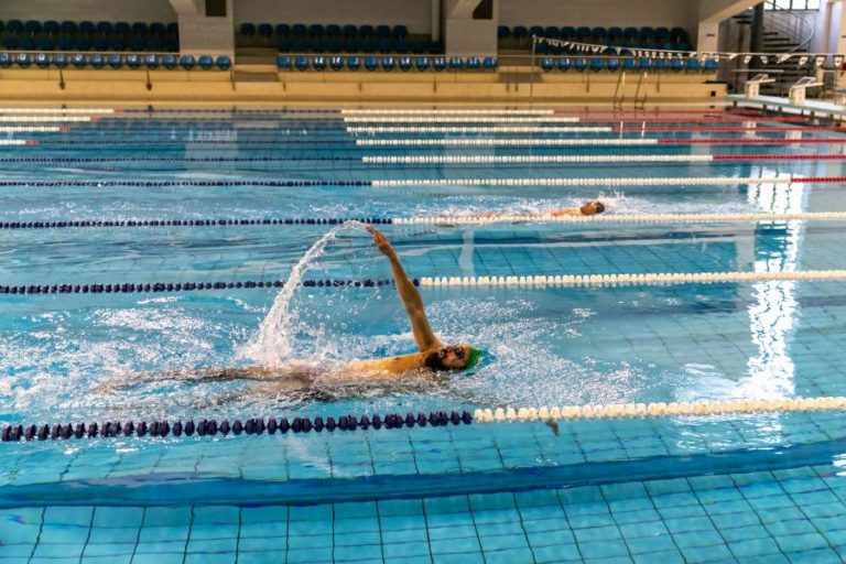 Alexis Santos bate recorde nacional dos 50 metros costas em piscina longa