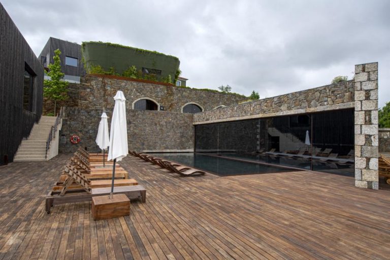 Covid-19: Proveitos do alojamento turístico caem mais de 80% no 1.º trimestre