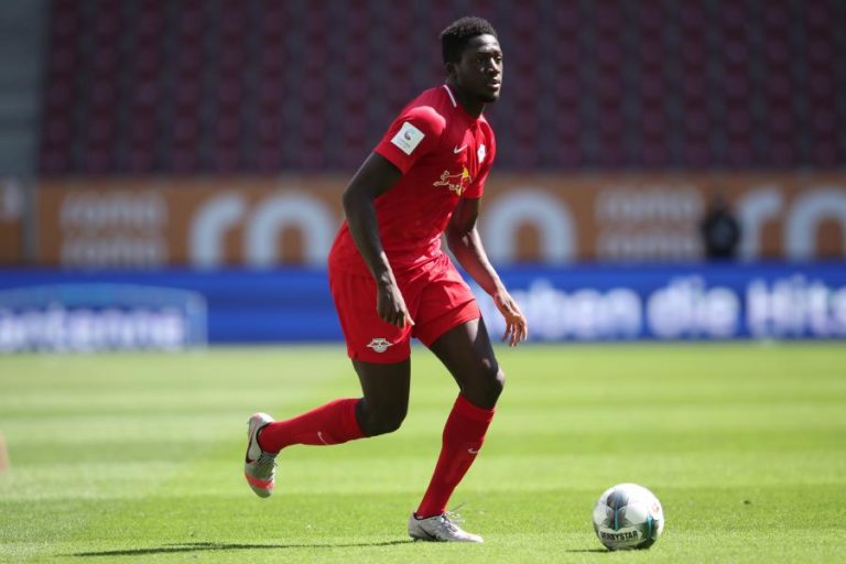 Defesa central Ibrahima Konaté reforça Liverpool