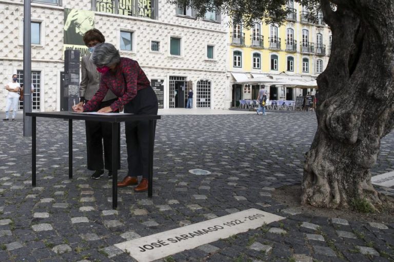 Fundação Saramago apresenta ‘site’ e ‘app’ com roteiro do romance “Levantado do Chão”