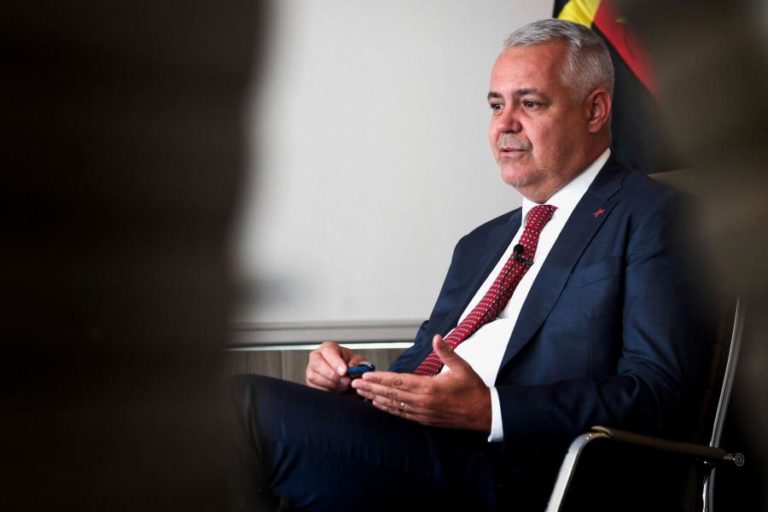 Governo angolano prevê lançar neste trimestre concurso para privatizar seguradora ENSA