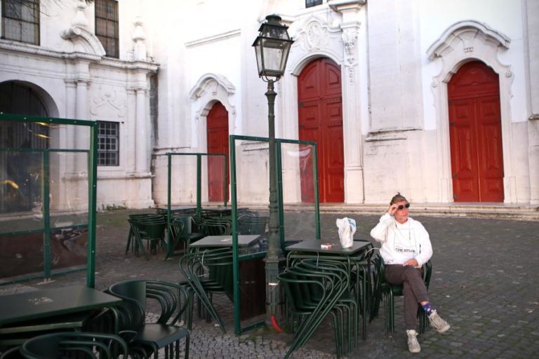 Sem estado de emergência não pode haver confinamento de pessoas saudáveis