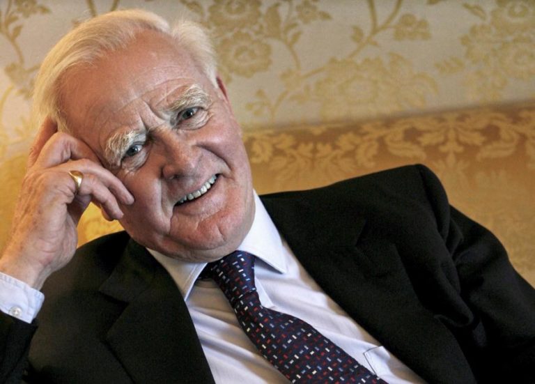 Romance de John le Carré terminado antes de morrer vai ser publicado em outubro