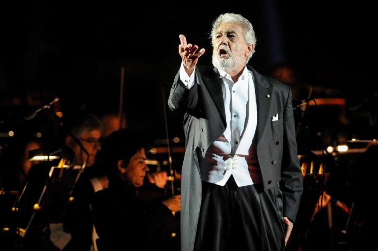 Plácido Domingo atua em Espanha nos próximos meses após dois anos de ausência