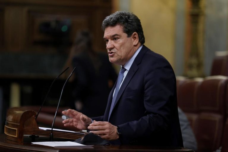Governo espanhol e parceiros sociais assinam acordo para prolongar ‘lay-off’ até setembro
