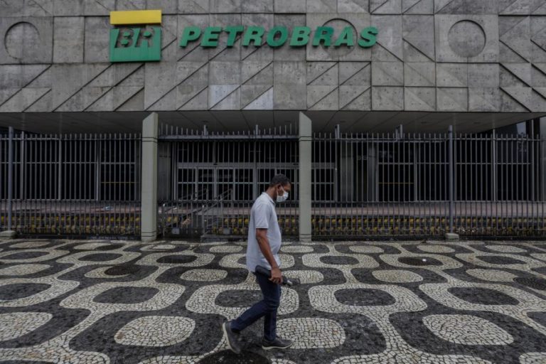 Petrolífera brasileira Petrobras prevê perfurar a foz do Amazonas em 2022