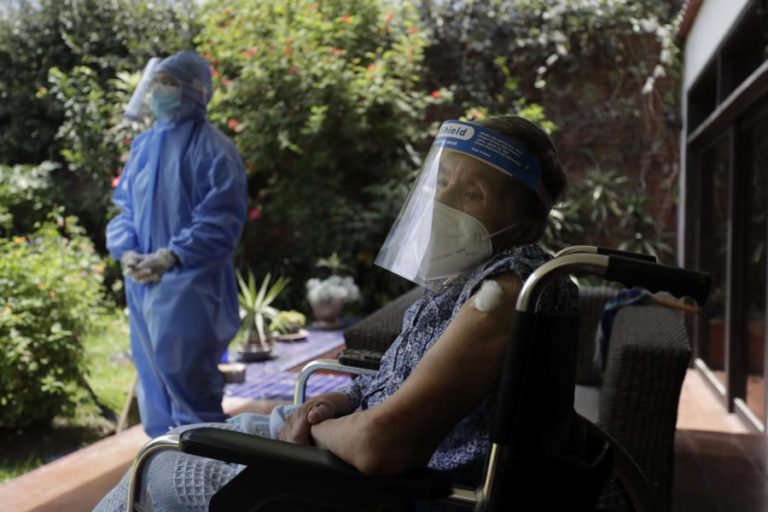 Covid-19: Peru reavalia número de mortes de 69.000 para 180.000