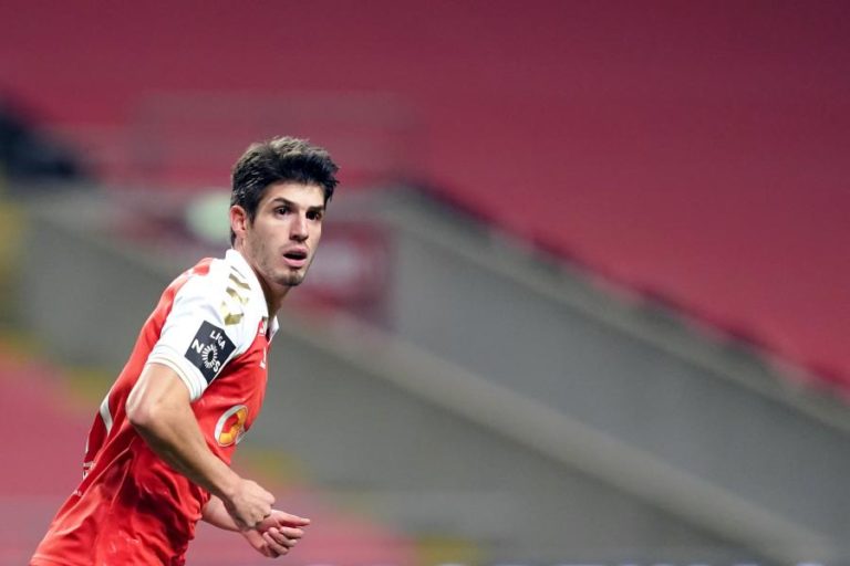 Taça de Portugal: Morato no ‘onze’ do Benfica, Piazon titular no Braga