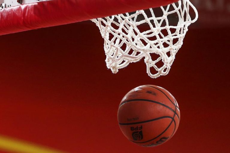 Sporting soma terceiro triunfo sobre Benfica e está na final de basquetebol