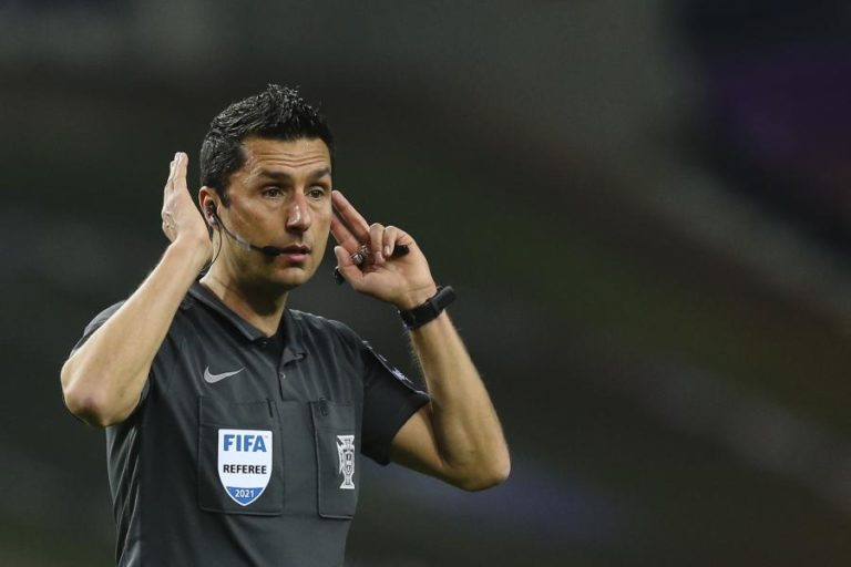 Árbitro Tiago Martins no dérbi Benfica-Sporting