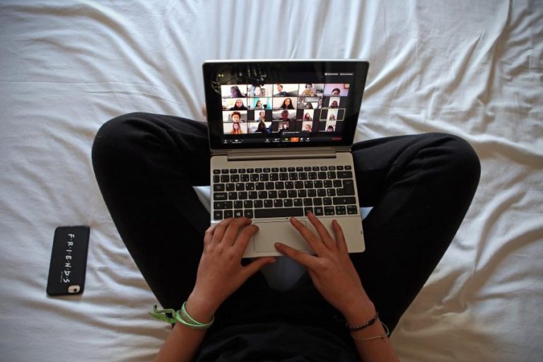 ‘Software’ para vigilância nos exames ‘online’ é excessivo e pode ser ilegal